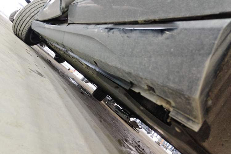 Used VOYAH Lantu Chiguang L 2026 Four-Wheel-Drive Ultra Left Side Sill