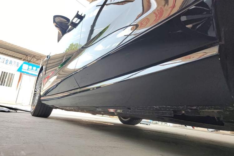 Used VOYAH Lantu Chiguang L 2026 Four-Wheel-Drive Ultra Left Side Sill