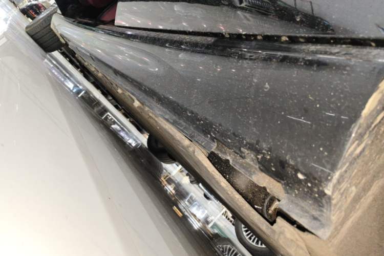 Used VOYAH Lantu Chiguang L 2026 Four-Wheel-Drive Ultra Left Side Sill