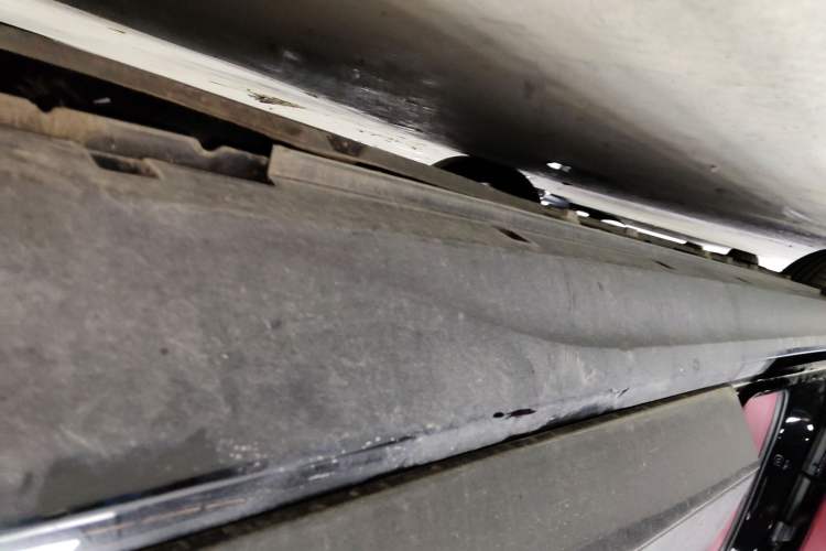 Used VOYAH Lantu Chiguang L 2026 Four-Wheel-Drive Max Left Side Sill
