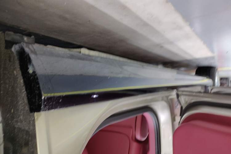 Used VOYAH Lantu Chiguang L 2026 Four-Wheel-Drive Ultra Left Side Sill