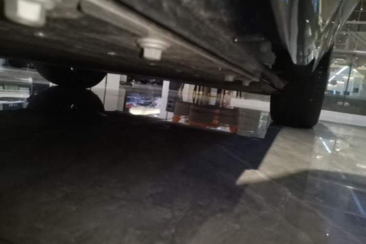 Used VOYAH Lantu Chiguang L 2026 Four-Wheel-Drive Ultra Left Side Sill