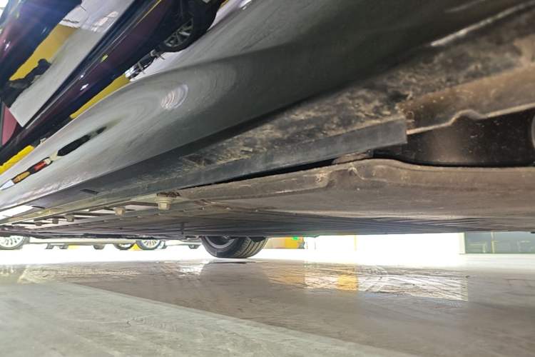 Used VOYAH Lantu Chiguang L 2026 Four-Wheel-Drive Ultra Left Side Sill