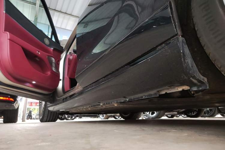 Used VOYAH Lantu Chiguang L 2026 Four-Wheel-Drive Ultra Left Side Sill