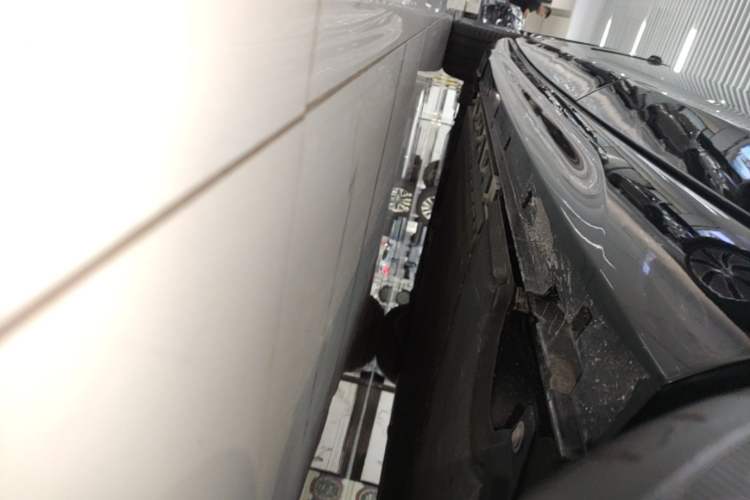Used VOYAH Lantu Chiguang L 2026 Four-Wheel-Drive Ultra Left Side Sill