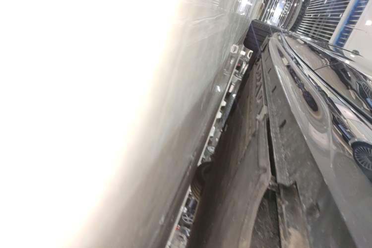 Used VOYAH Lantu Chiguang L 2026 Four-Wheel-Drive Ultra Left Side Sill