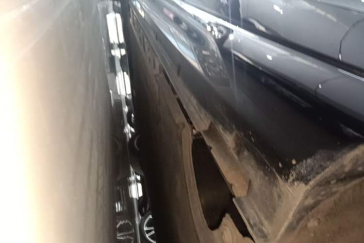 Used VOYAH Lantu Chiguang L 2026 Four-Wheel-Drive Ultra Left Side Sill