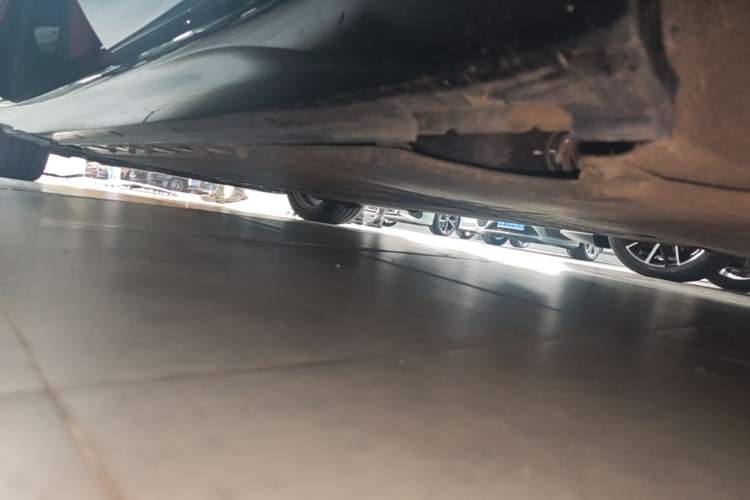Used VOYAH Lantu Chiguang L 2026 Four-Wheel-Drive Ultra Left Side Sill
