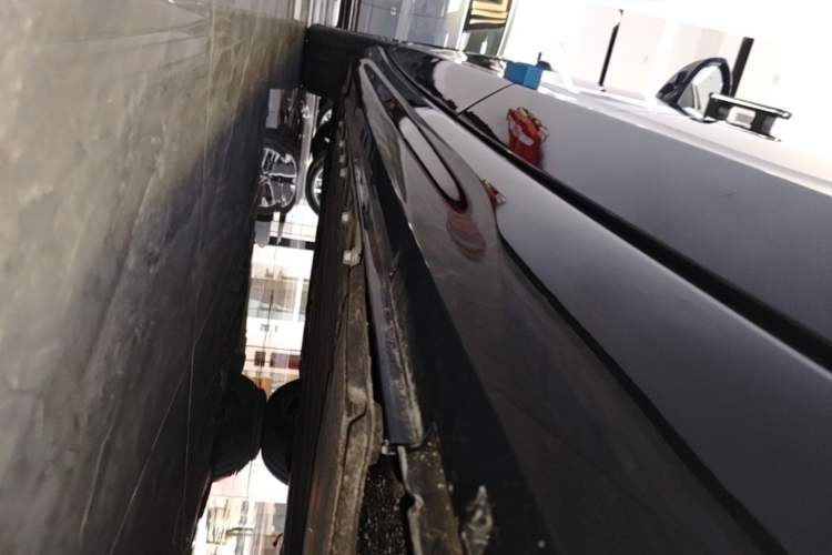 Used VOYAH Lantu Chiguang L 2026 Four-Wheel-Drive Ultra Left Side Sill