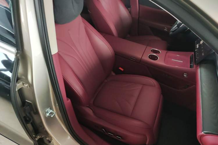 Used VOYAH Lantu Chiguang L 2026 Four-Wheel-Drive Ultra Right Front Seat