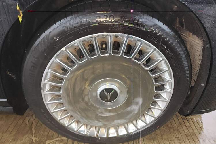 Used VOYAH Lantu Chiguang L 2026 Four-Wheel-Drive Ultra Right Front Wheel Hub