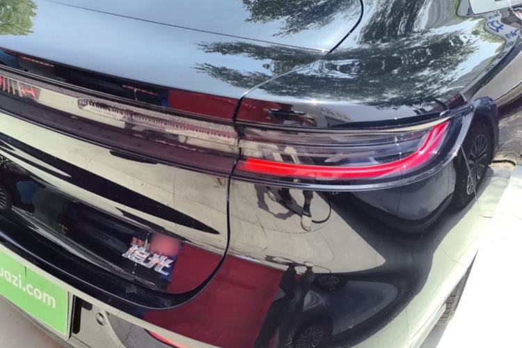 Used VOYAH Lantu Chiguang L 2026 Four-Wheel-Drive Ultra Right Rear Taillight