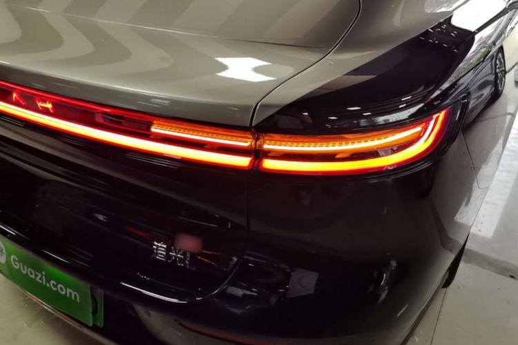 Used VOYAH Lantu Chiguang L 2026 Four-Wheel-Drive Ultra Right Rear Taillight