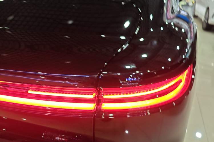 Used VOYAH Lantu Chiguang L 2026 Four-Wheel-Drive Ultra Right Rear Taillight
