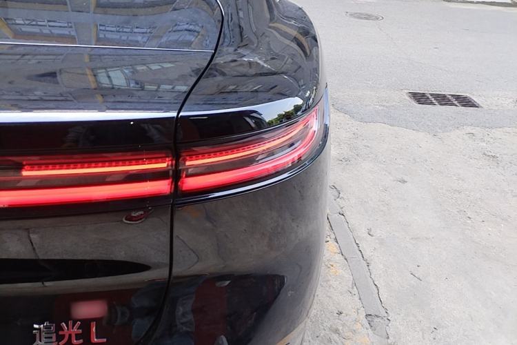 Used VOYAH Lantu Chiguang L 2026 Four-Wheel-Drive Ultra Right Rear Taillight