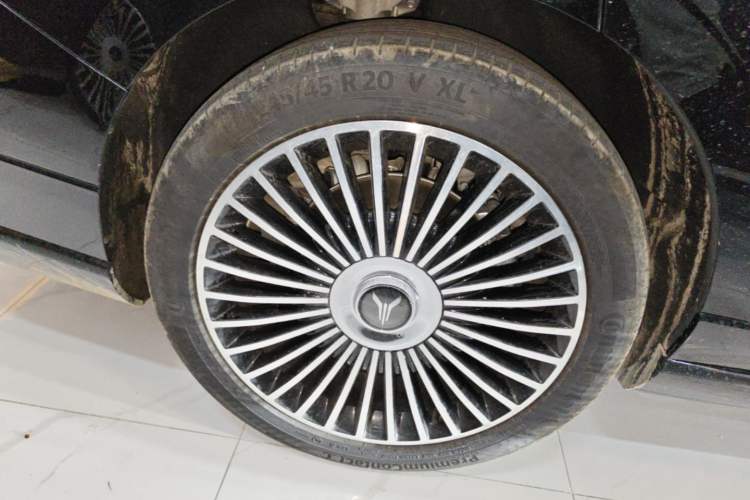 Used VOYAH Lantu Chiguang L 2026 Four-Wheel-Drive Ultra Right Rear Wheel Hub