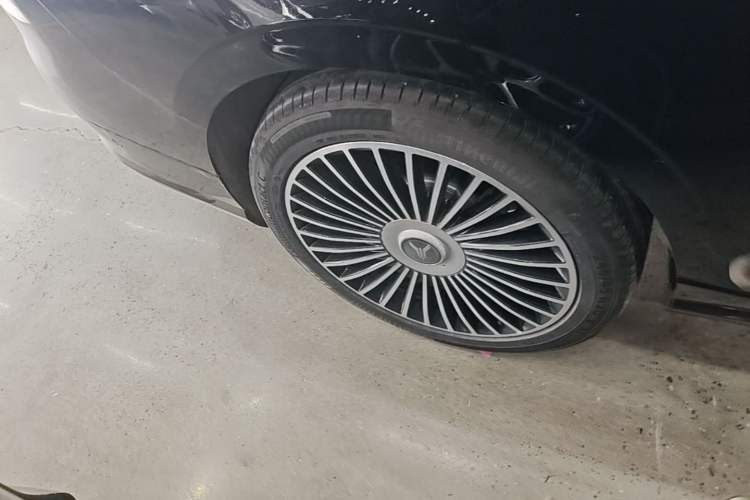 Used VOYAH Lantu Chiguang L 2026 Four-Wheel-Drive Ultra Right Rear Wheel Hub