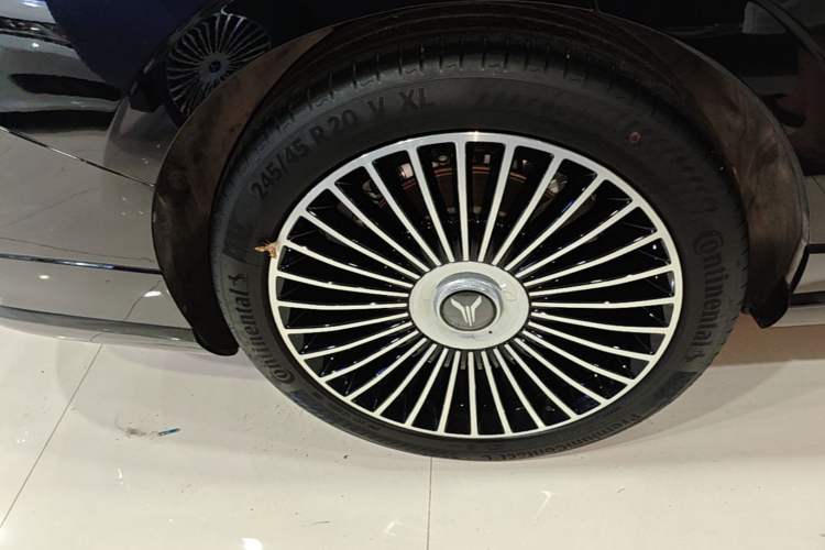Used VOYAH Lantu Chiguang L 2026 Four-Wheel-Drive Ultra Right Rear Wheel Hub