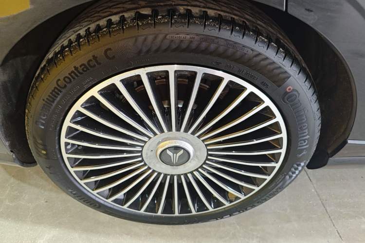 Used VOYAH Lantu Chiguang L 2026 Four-Wheel-Drive Ultra Right Rear Wheel Hub