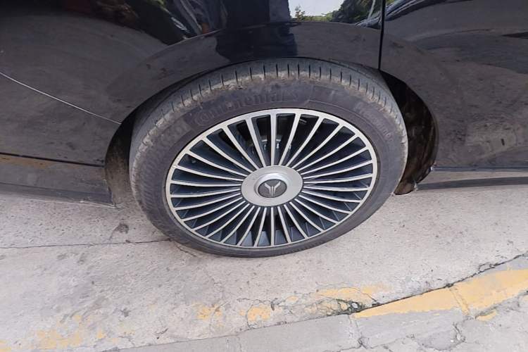 Used VOYAH Lantu Chiguang L 2026 Four-Wheel-Drive Ultra Right Rear Wheel Hub