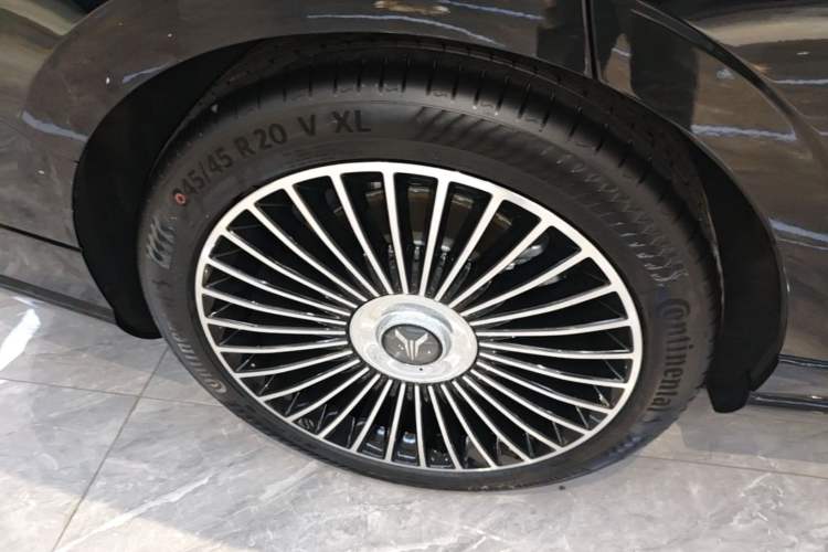 Used VOYAH Lantu Chiguang L 2026 Four-Wheel-Drive Ultra Right Rear Wheel Hub