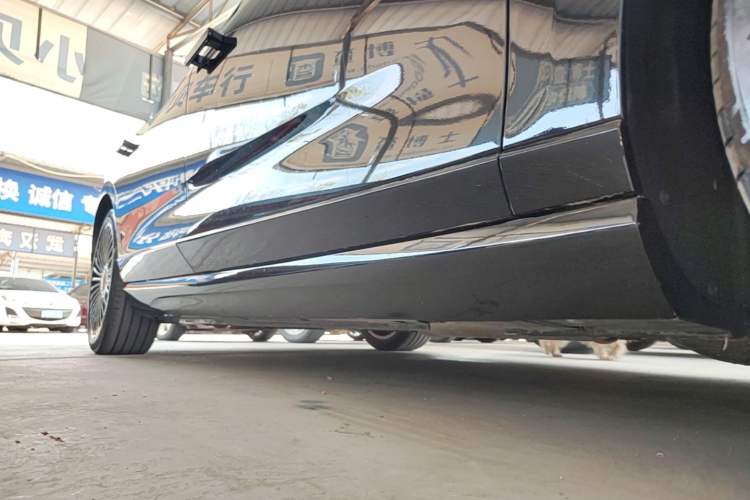 Used VOYAH Lantu Chiguang L 2026 Four-Wheel-Drive Ultra Right Side Sill