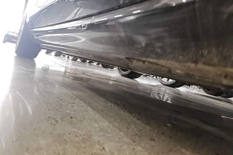 Used VOYAH Lantu Chiguang L 2026 Four-Wheel-Drive Ultra Right Side Sill