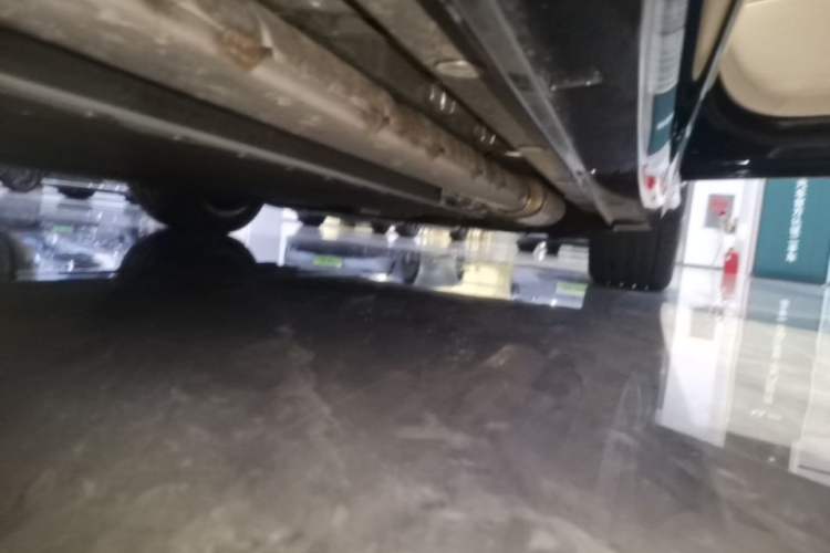 Used VOYAH Lantu Chiguang L 2026 Four-Wheel-Drive Ultra Right Side Sill