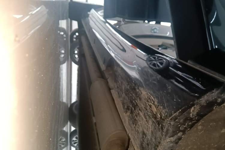 Used VOYAH Lantu Chiguang L 2026 Four-Wheel-Drive Ultra Right Side Sill