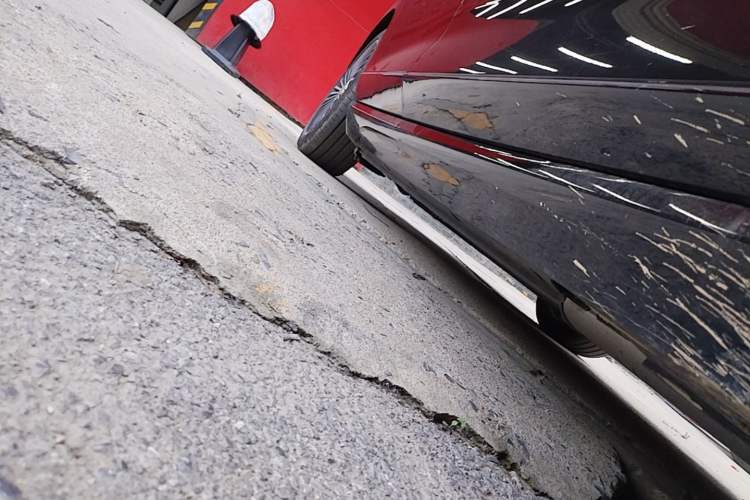 Used VOYAH Lantu Chiguang L 2026 Four-Wheel-Drive Ultra Right Side Sill