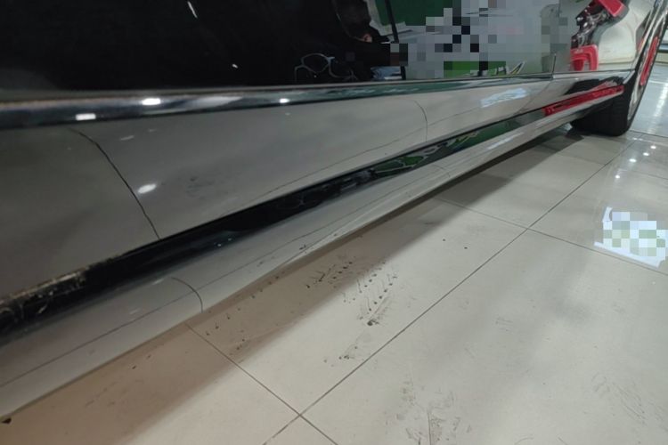 Used VOYAH Lantu Chiguang L 2026 Four-Wheel-Drive Ultra Right Side Sill