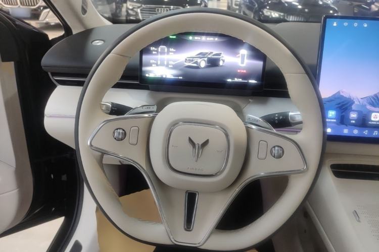 Used VOYAH Lantu Chiguang L 2026 Four-Wheel-Drive Ultra Steering Wheel