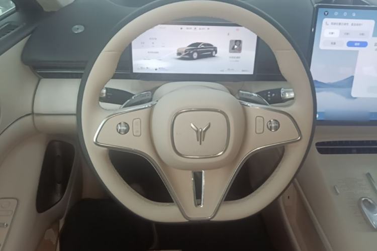 Used VOYAH Lantu Chiguang L 2026 Four-Wheel-Drive Ultra Steering Wheel
