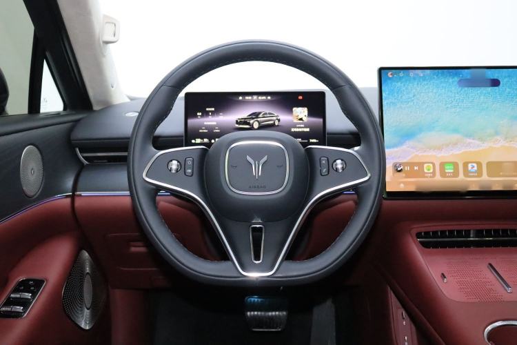 Used VOYAH Lantu Chiguang L 2026 Four-Wheel-Drive Max Steering Wheel