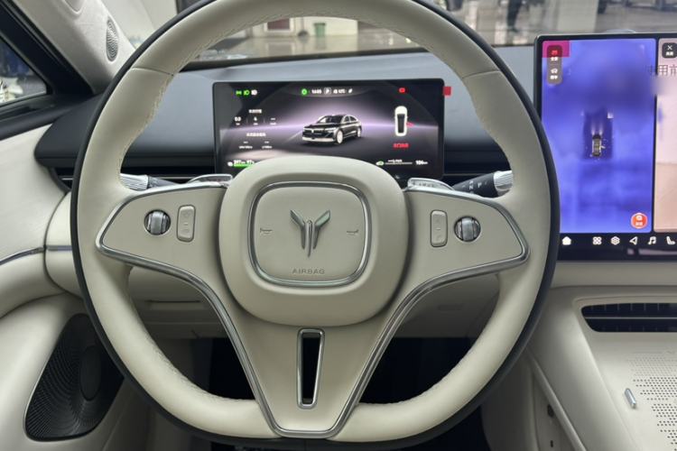 Used VOYAH Lantu Chiguang L 2026 Four-Wheel-Drive Ultra Steering Wheel