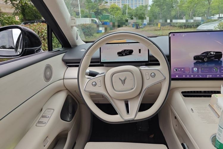 Used VOYAH Lantu Chiguang L 2026 Four-Wheel-Drive Max Steering Wheel