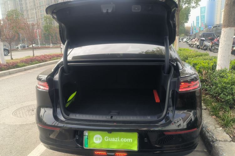 Used VOYAH Lantu Chiguang L 2026 Four-Wheel-Drive Ultra Trunk