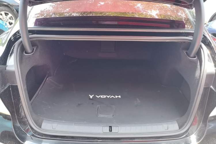 Used VOYAH Lantu Chiguang L 2026 Four-Wheel-Drive Ultra Trunk