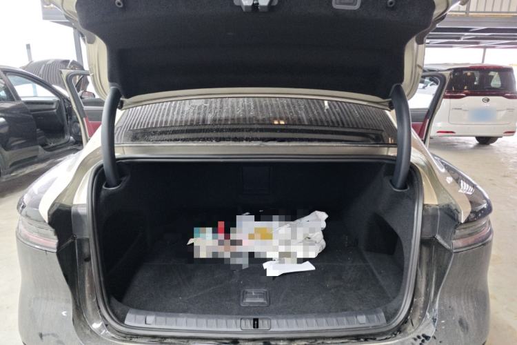 Used VOYAH Lantu Chiguang L 2026 Four-Wheel-Drive Ultra Trunk