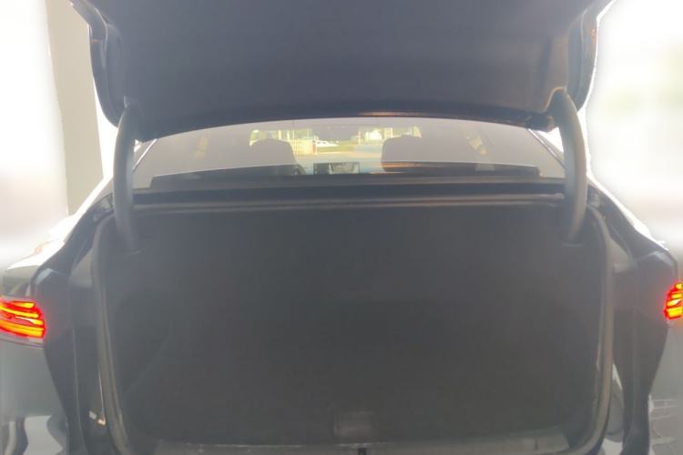 Used VOYAH Lantu Chiguang L 2026 Four-Wheel-Drive Ultra Trunk