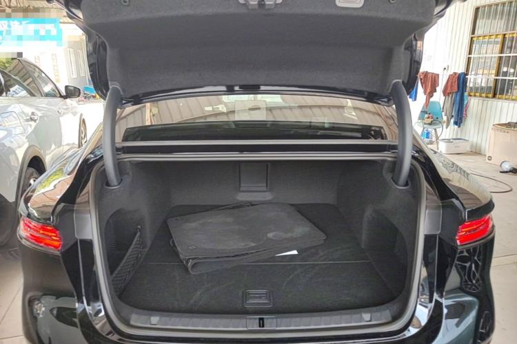 Used VOYAH Lantu Chiguang L 2026 Four-Wheel-Drive Ultra Trunk