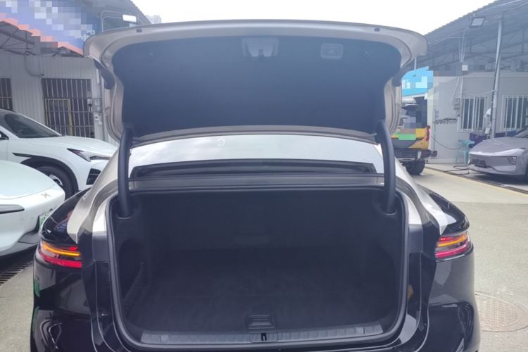 Used VOYAH Lantu Chiguang L 2026 Four-Wheel-Drive Ultra Trunk