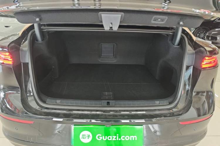 Used VOYAH Lantu Chiguang L 2026 Four-Wheel-Drive Ultra Trunk