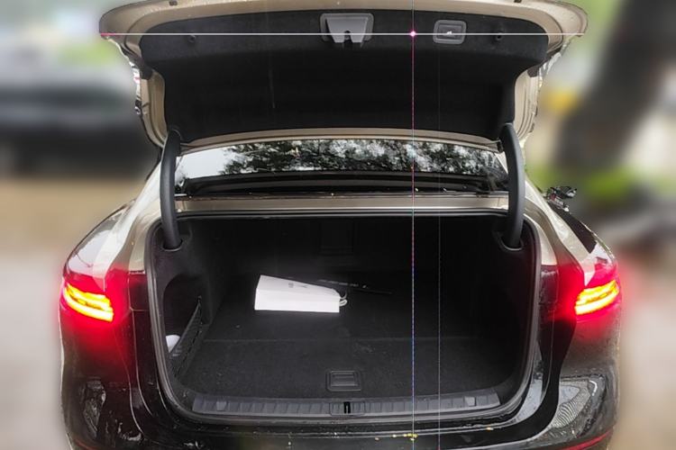 Used VOYAH Lantu Chiguang L 2026 Four-Wheel-Drive Ultra Trunk