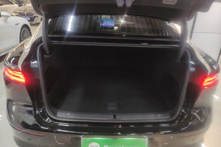 Used VOYAH Lantu Chiguang L 2026 Four-Wheel-Drive Ultra Trunk