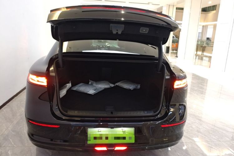 Used VOYAH Lantu Chiguang L 2026 Four-Wheel-Drive Ultra Trunk