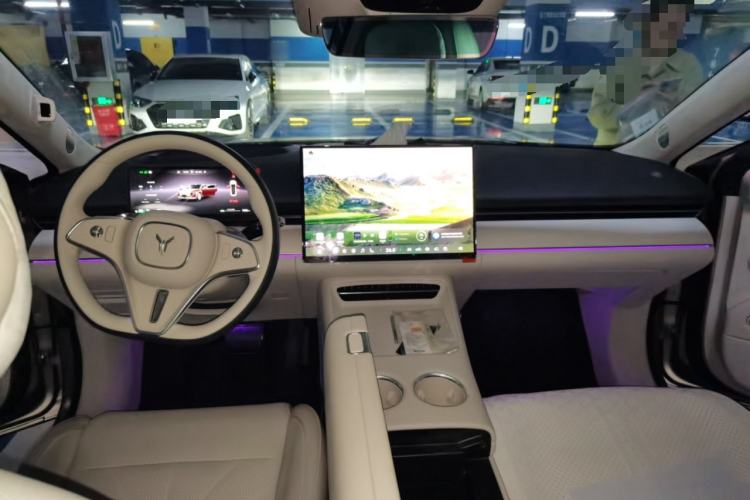 Used VOYAH Lantu Chiguang L 2026 Four-Wheel-Drive Ultra Center Console