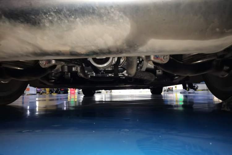 Used VOYAH Lantu Chiguang L 2026 Four-Wheel-Drive Ultra Chassis Rear