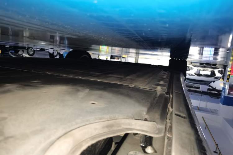 Used VOYAH Lantu Chiguang L 2026 Four-Wheel-Drive Ultra Chassis Rear Left