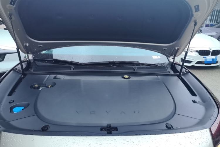 Used VOYAH Lantu Chiguang L 2026 Four-Wheel-Drive Ultra Engine Bay